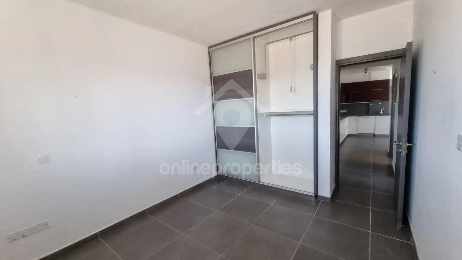 To change image, hover mouse over thumbnails below