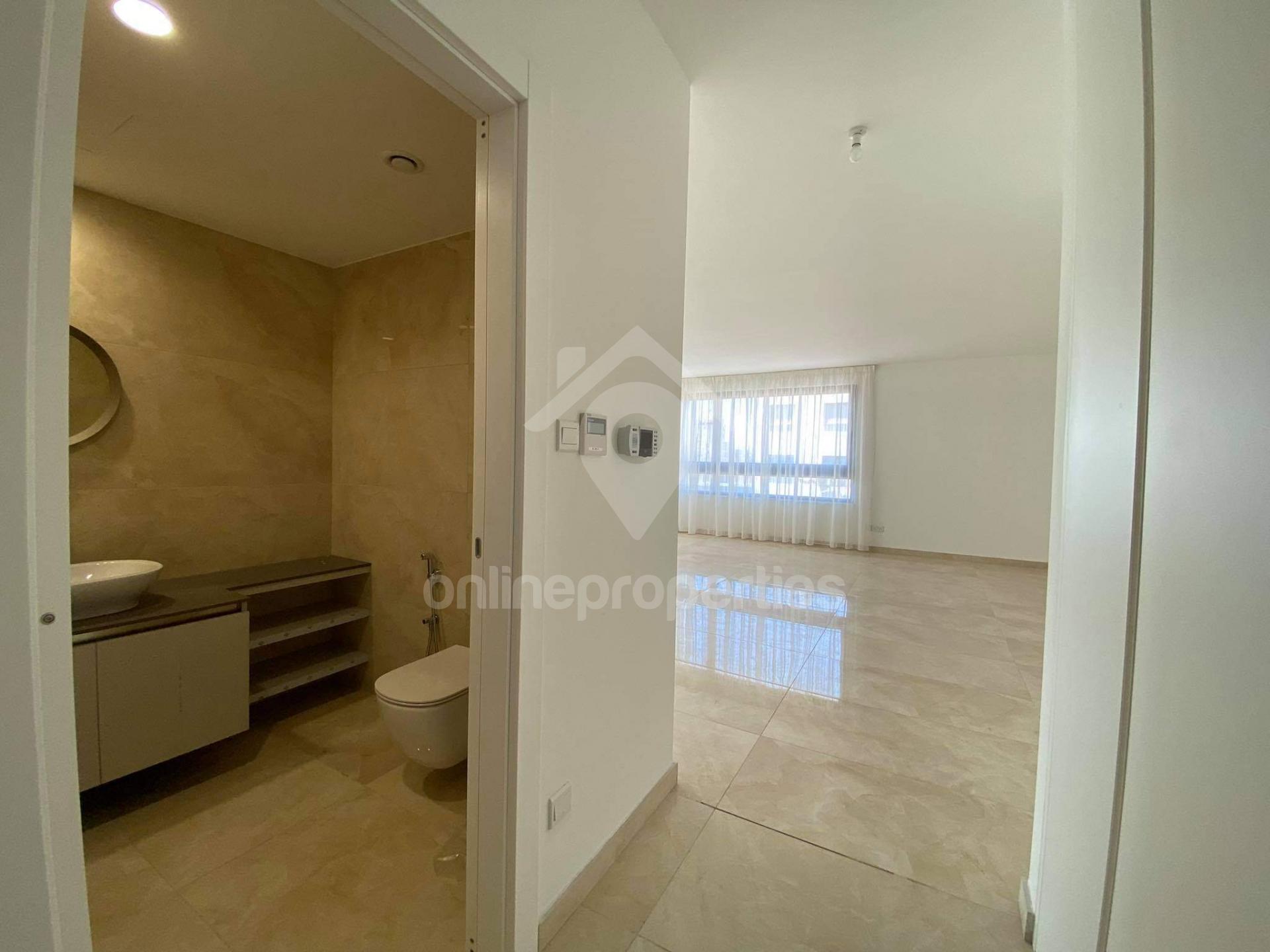 To change image, hover mouse over thumbnails below