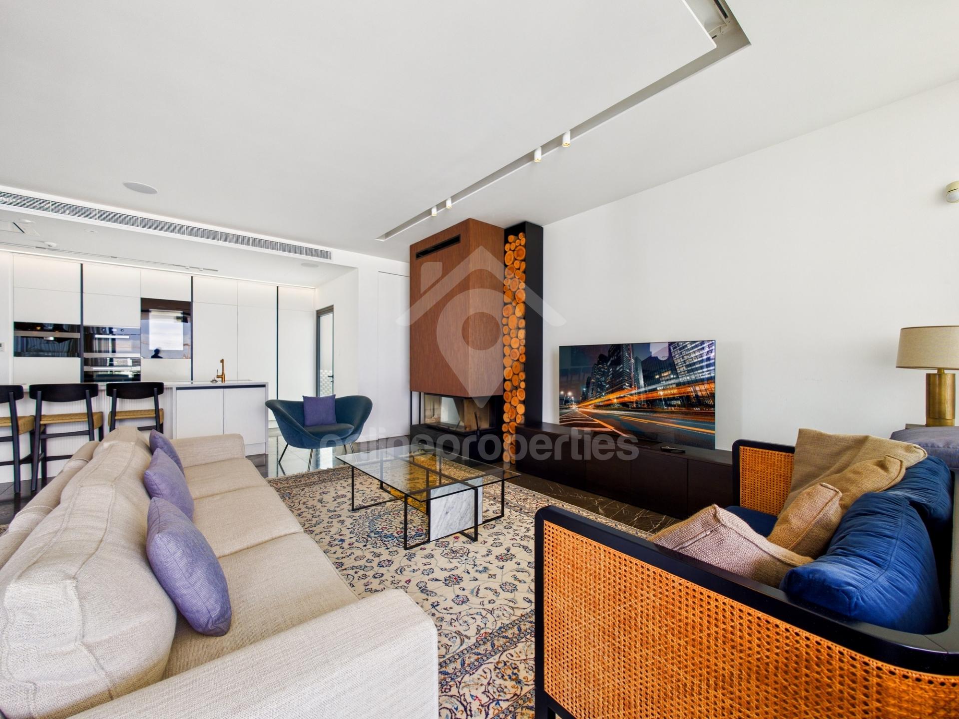 To change image, hover mouse over thumbnails below