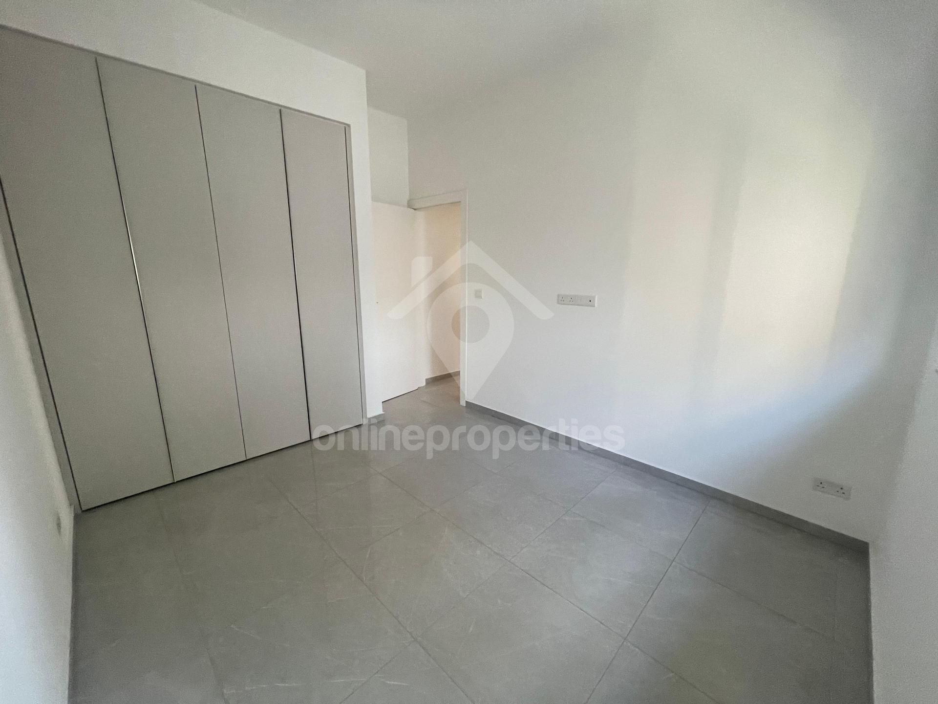 To change image, hover mouse over thumbnails below