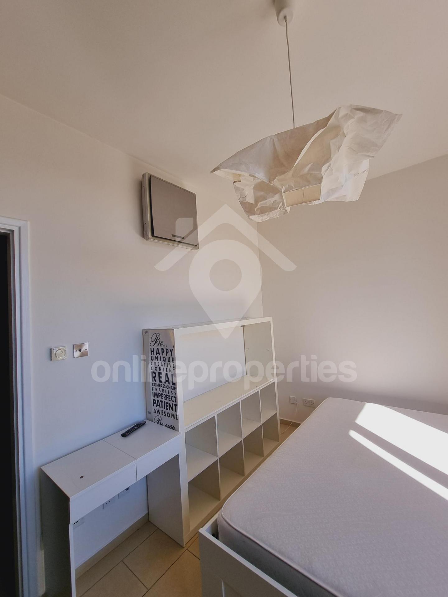 To change image, hover mouse over thumbnails below