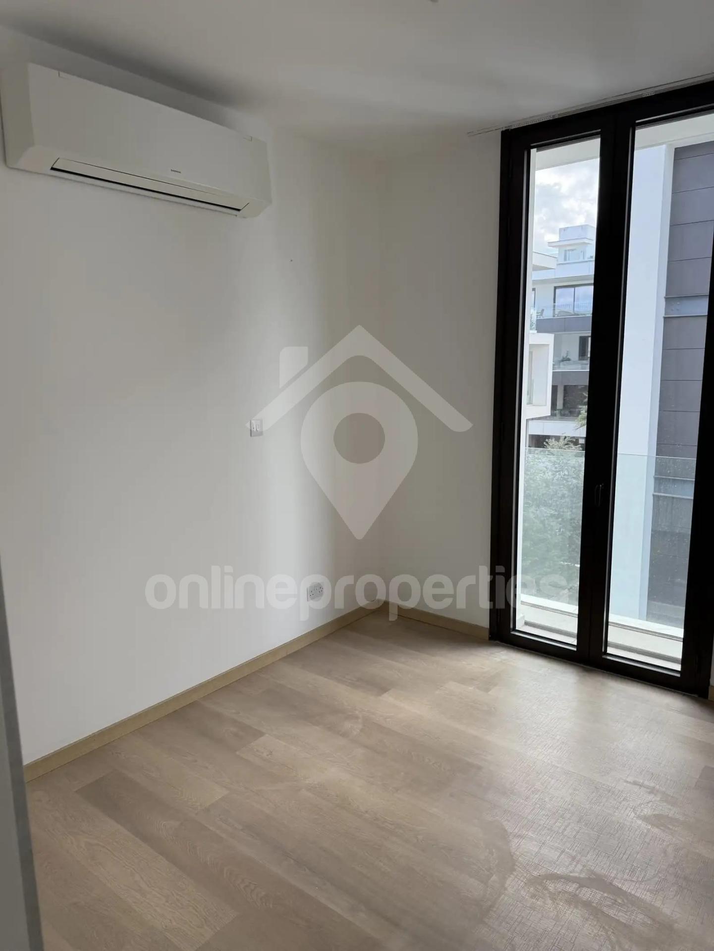 To change image, hover mouse over thumbnails below