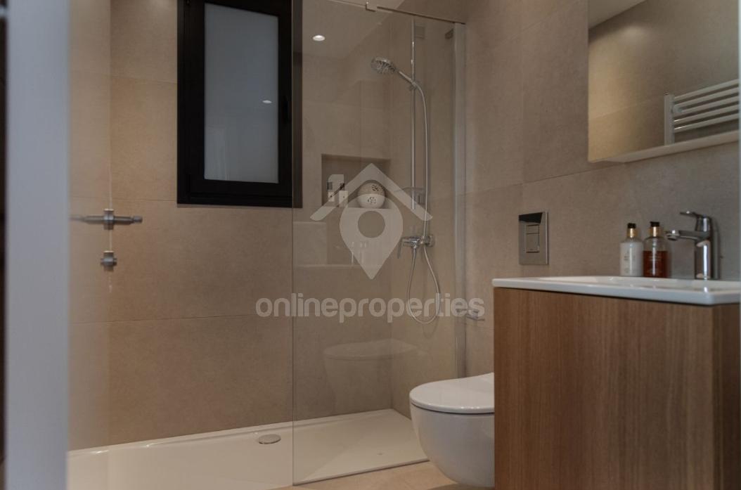 To change image, hover mouse over thumbnails below