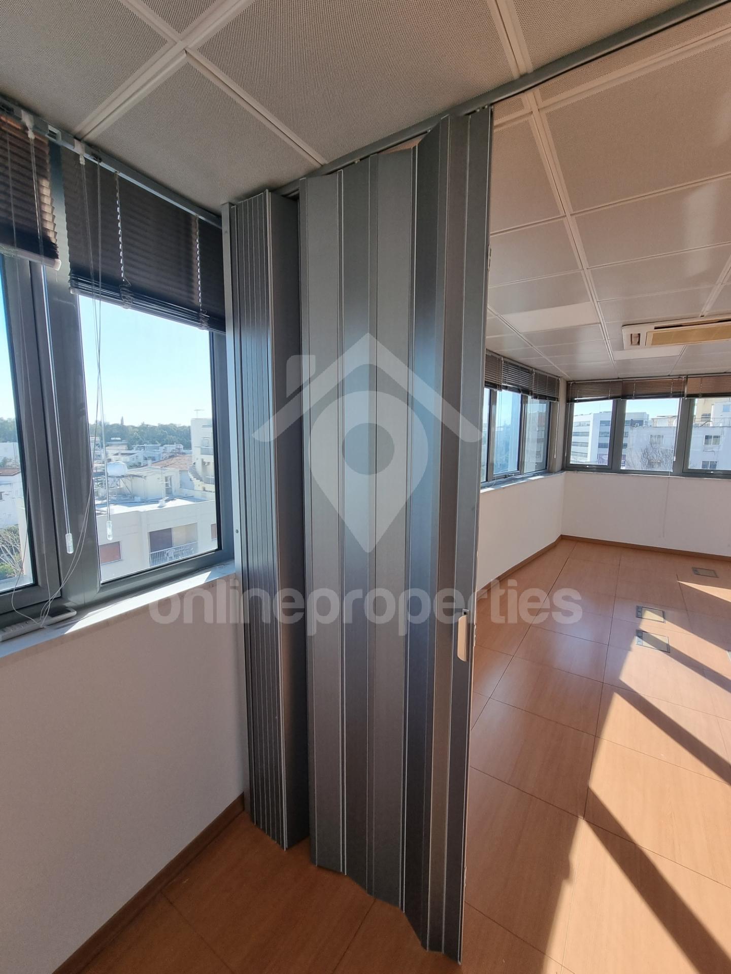 To change image, hover mouse over thumbnails below