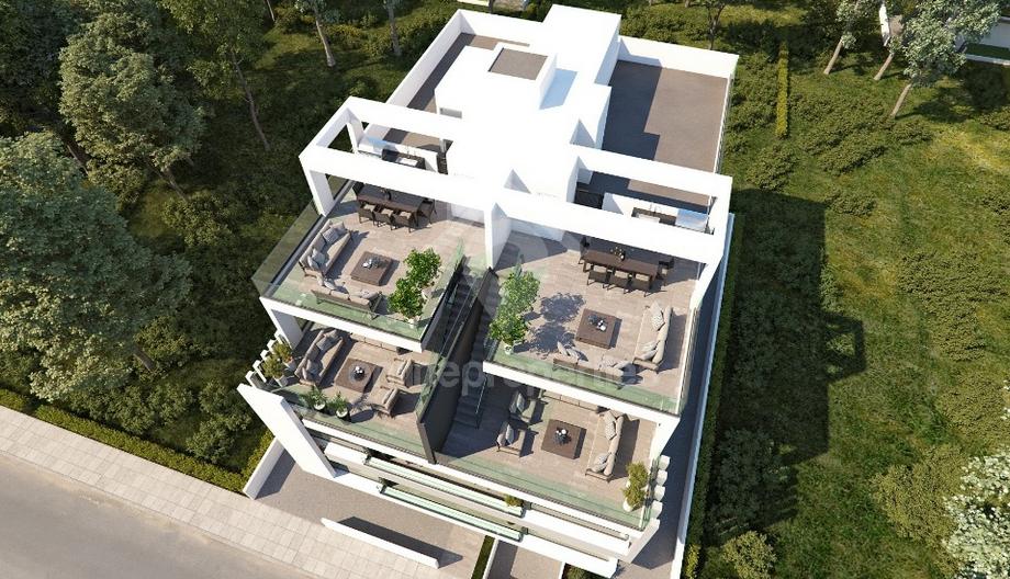 To change image, hover mouse over thumbnails below