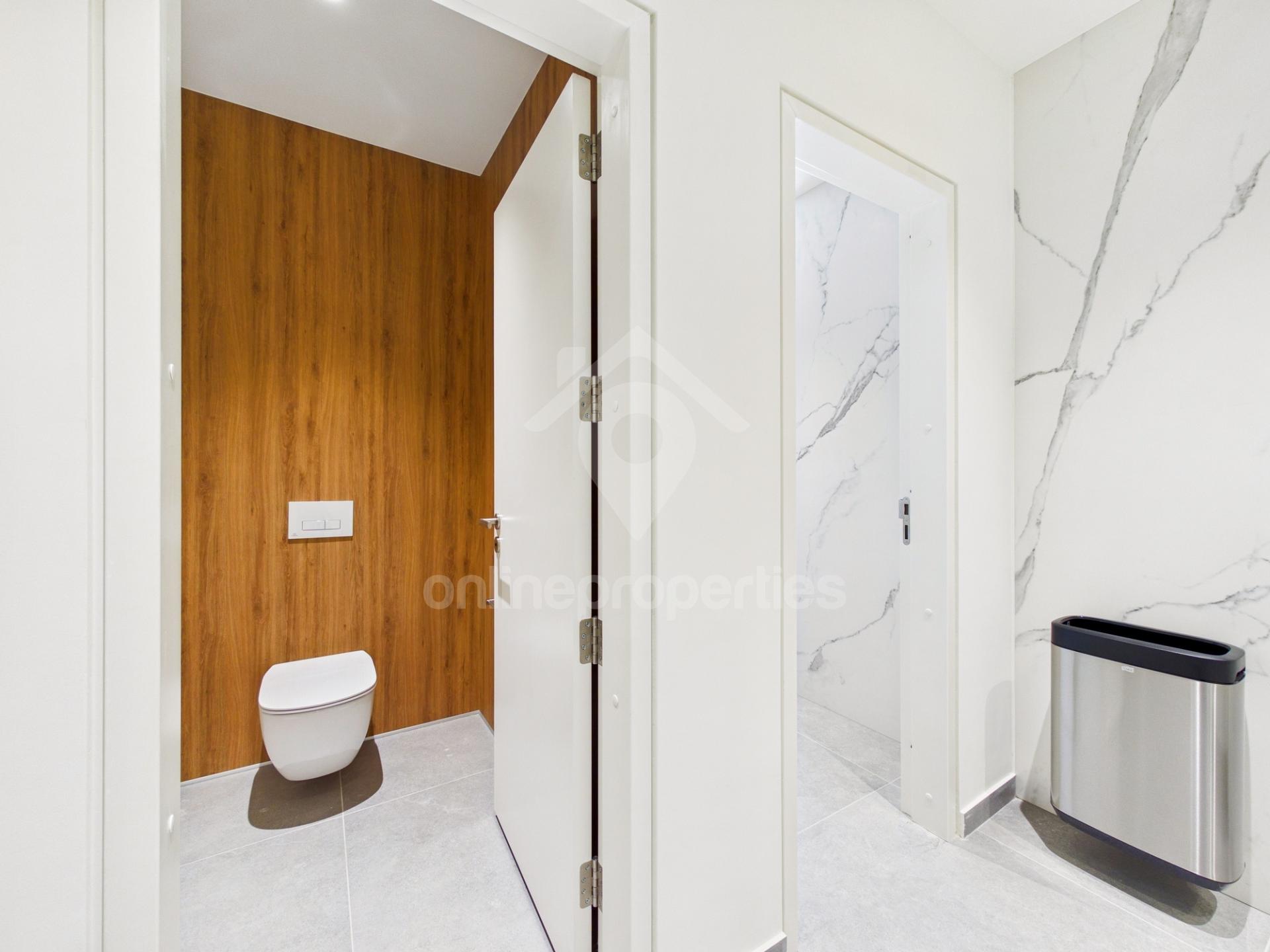 To change image, hover mouse over thumbnails below