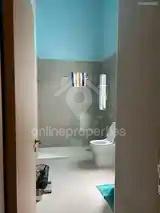 To change image, hover mouse over thumbnails below