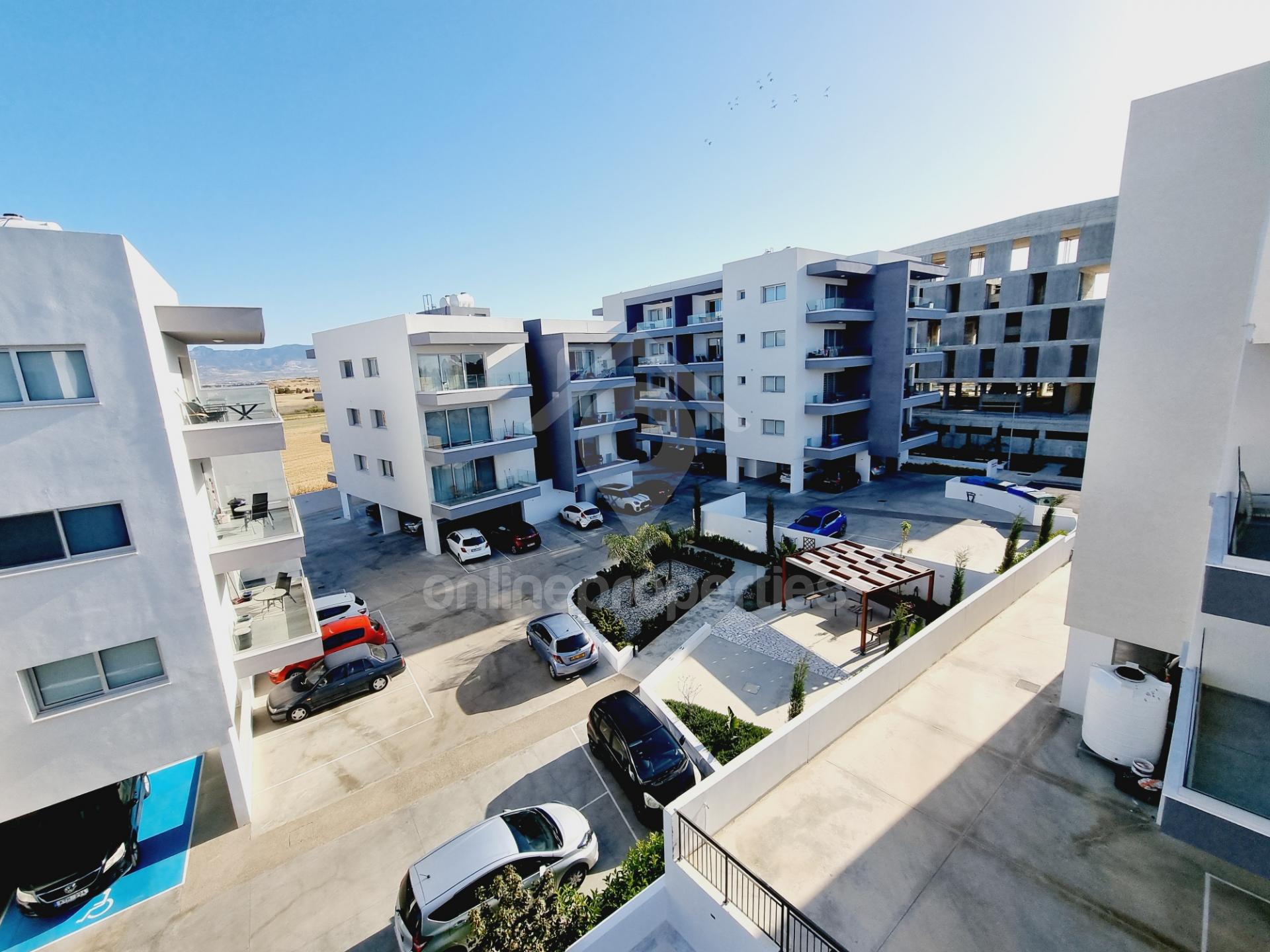 To change image, hover mouse over thumbnails below