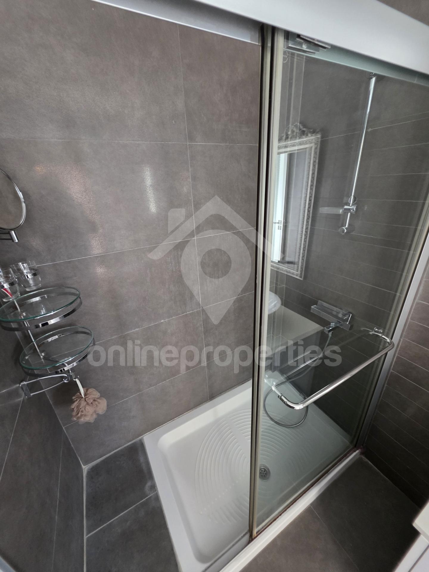 To change image, hover mouse over thumbnails below