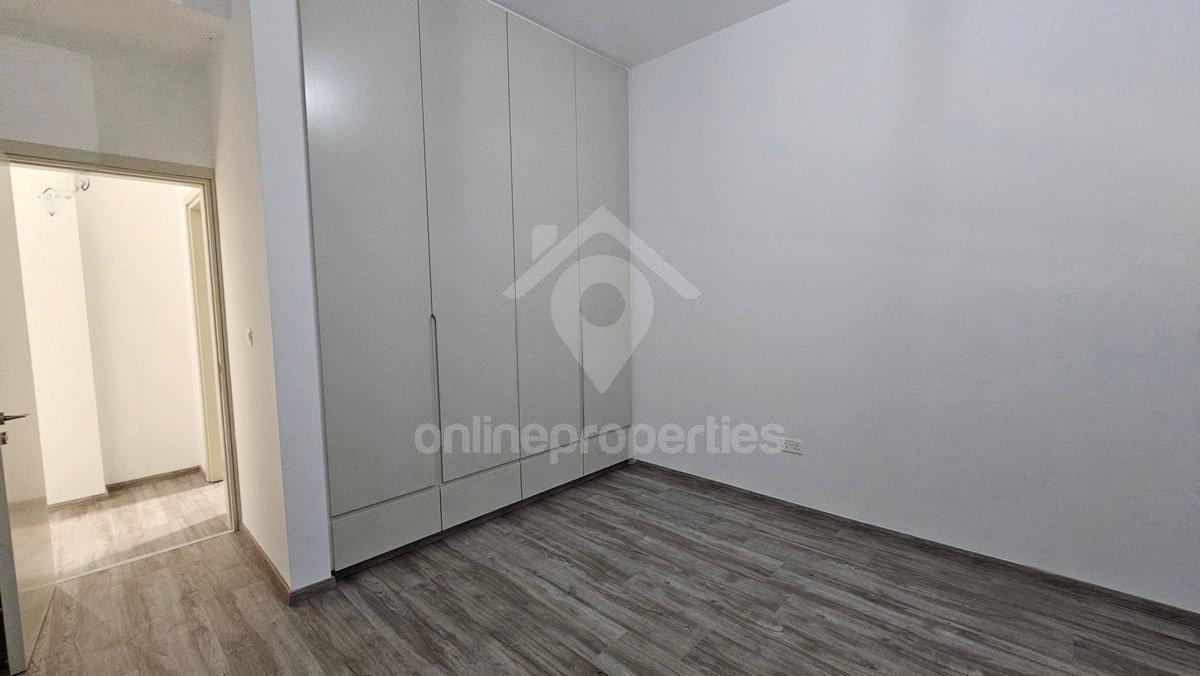 To change image, hover mouse over thumbnails below