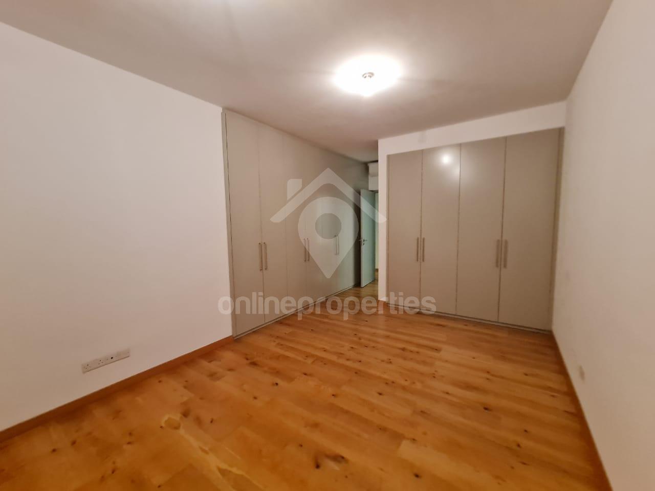 To change image, hover mouse over thumbnails below