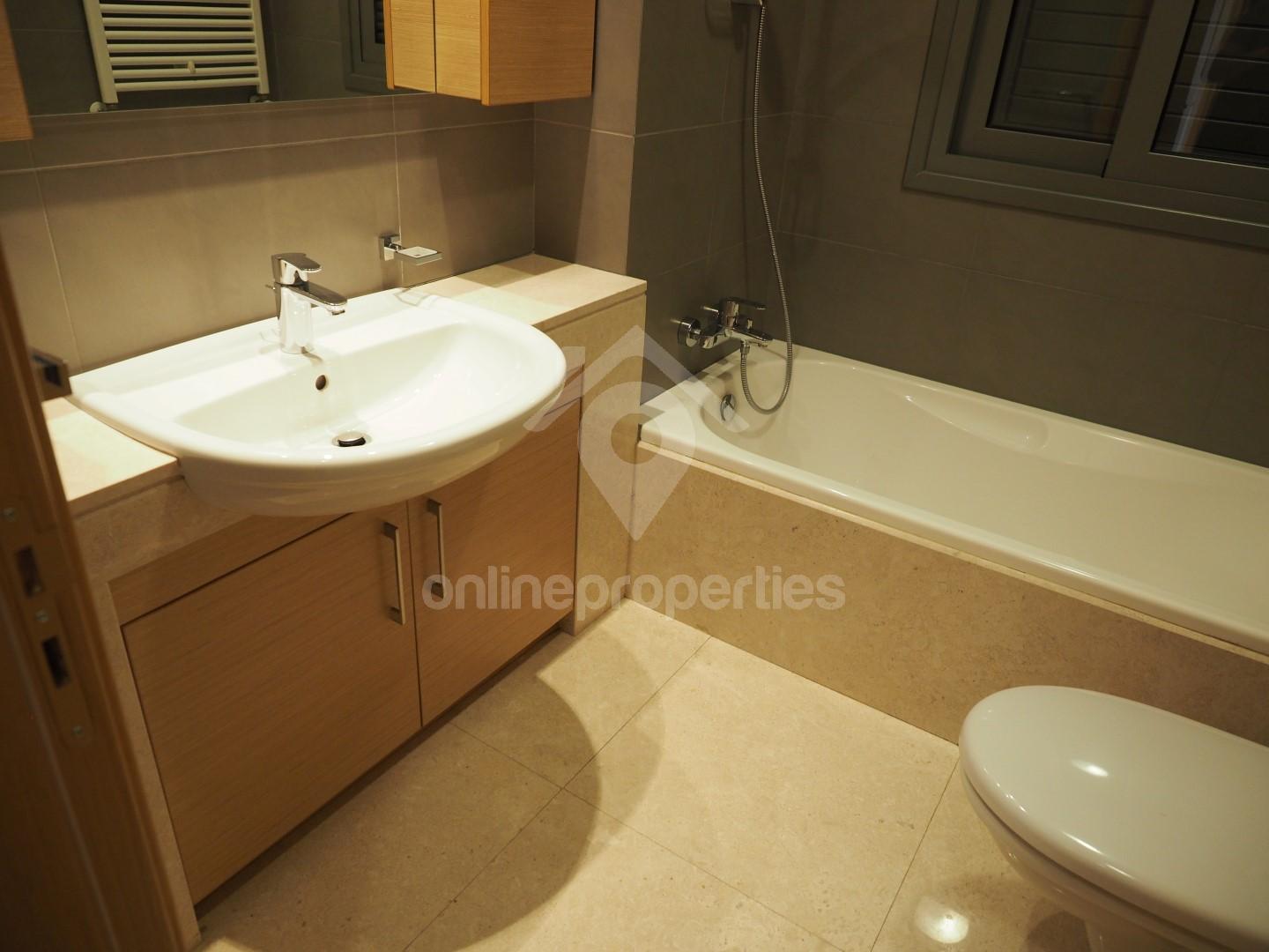 To change image, hover mouse over thumbnails below