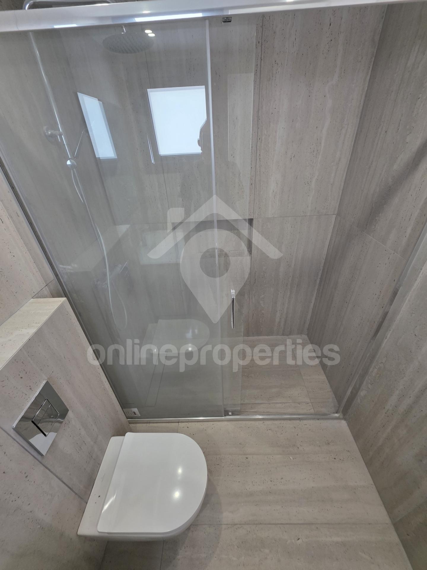 To change image, hover mouse over thumbnails below