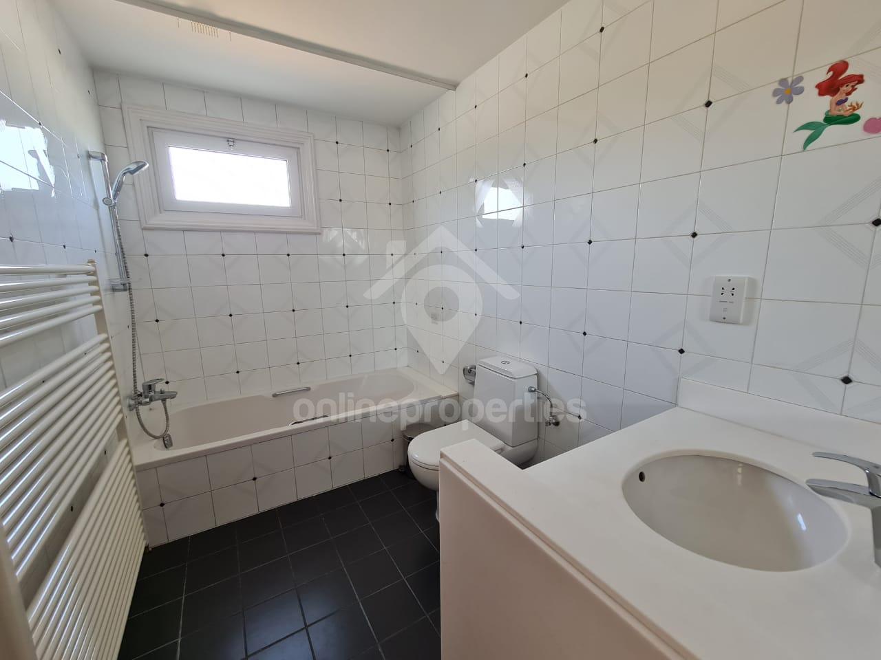 To change image, hover mouse over thumbnails below