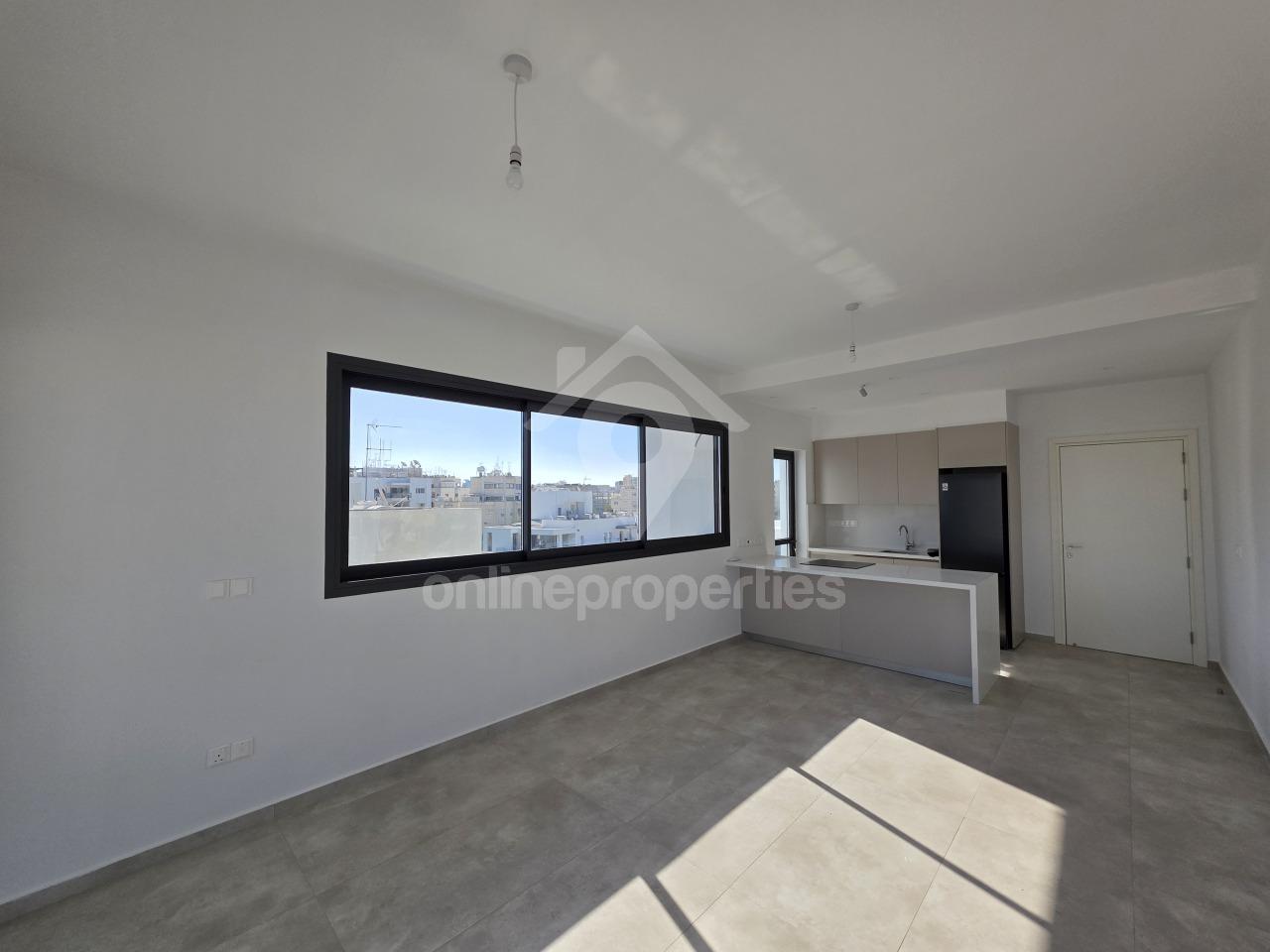 To change image, hover mouse over thumbnails below