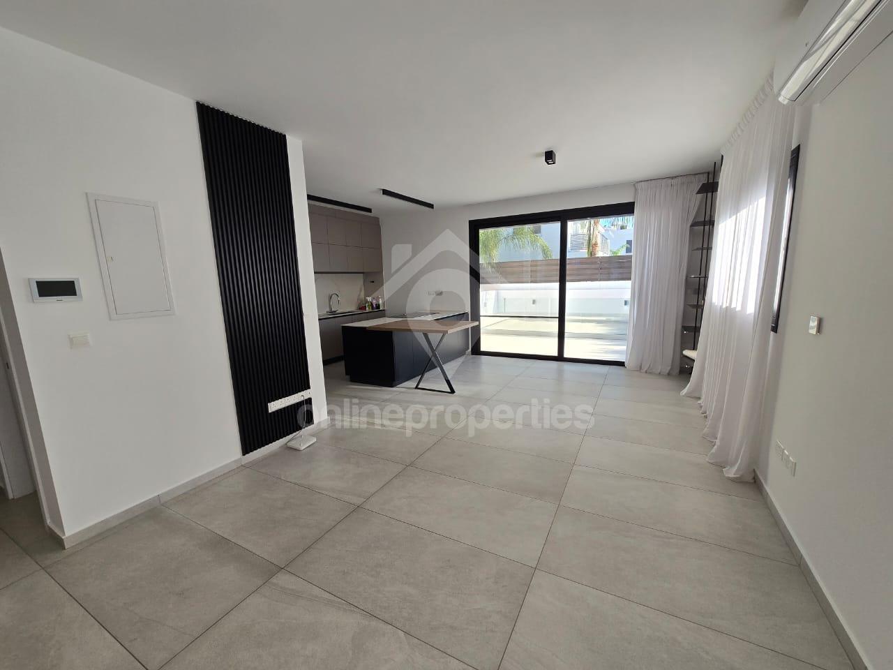 To change image, hover mouse over thumbnails below