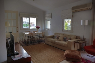 To change image, hover mouse over thumbnails below