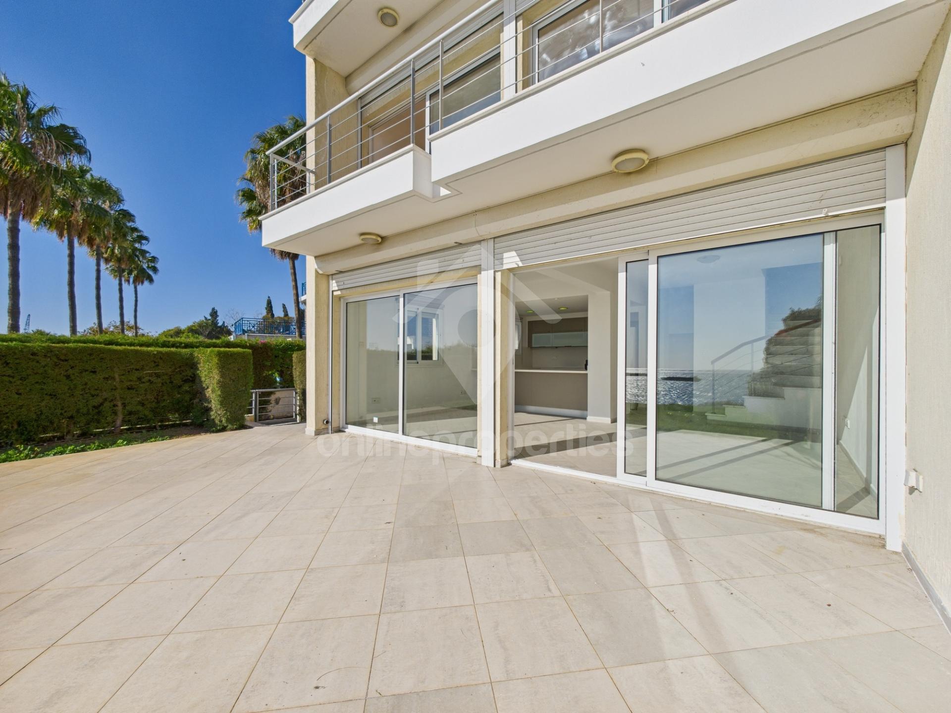 To change image, hover mouse over thumbnails below