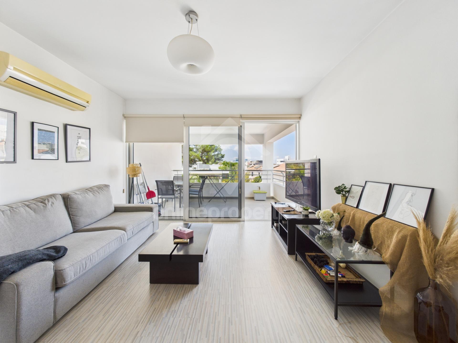 Super spacious apartment in cul-de-sac