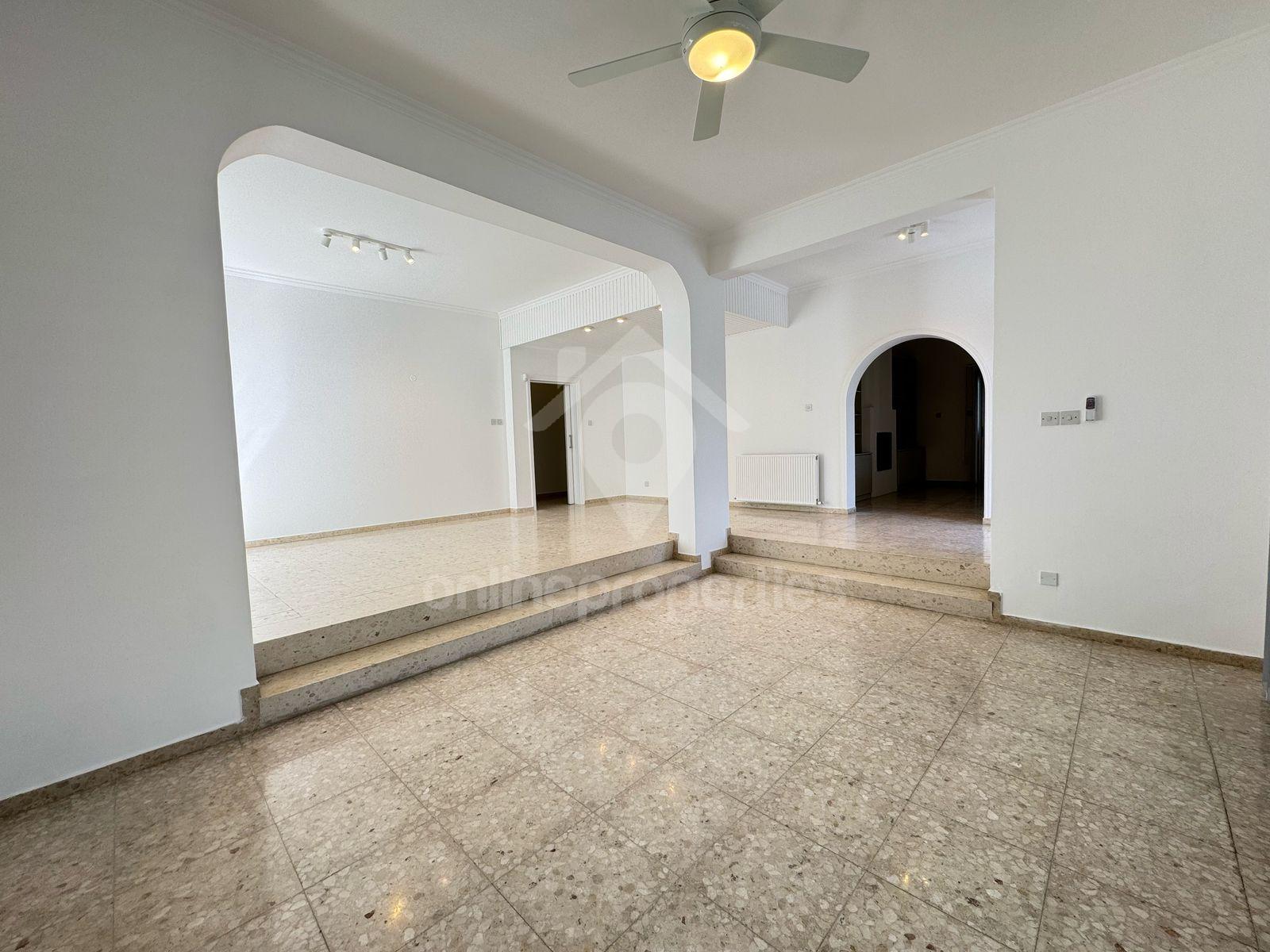 To change image, hover mouse over thumbnails below