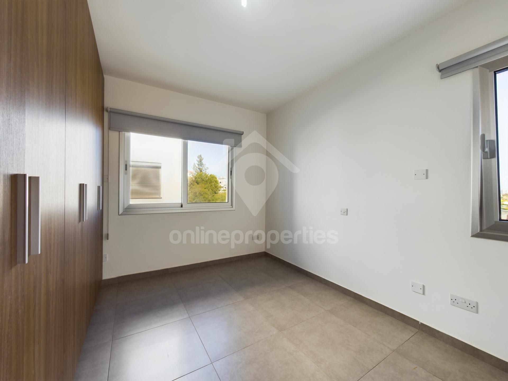 To change image, hover mouse over thumbnails below