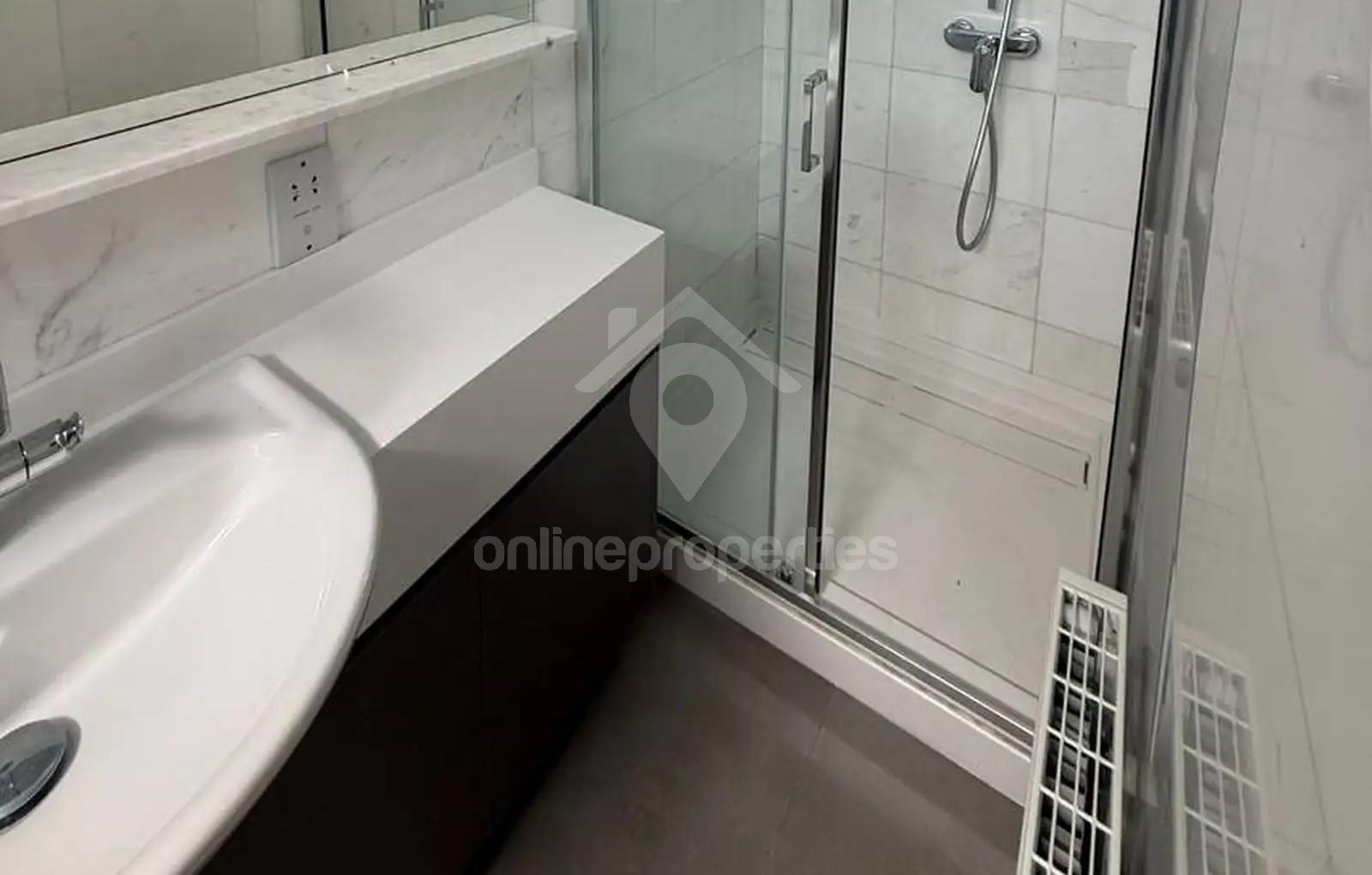 To change image, hover mouse over thumbnails below