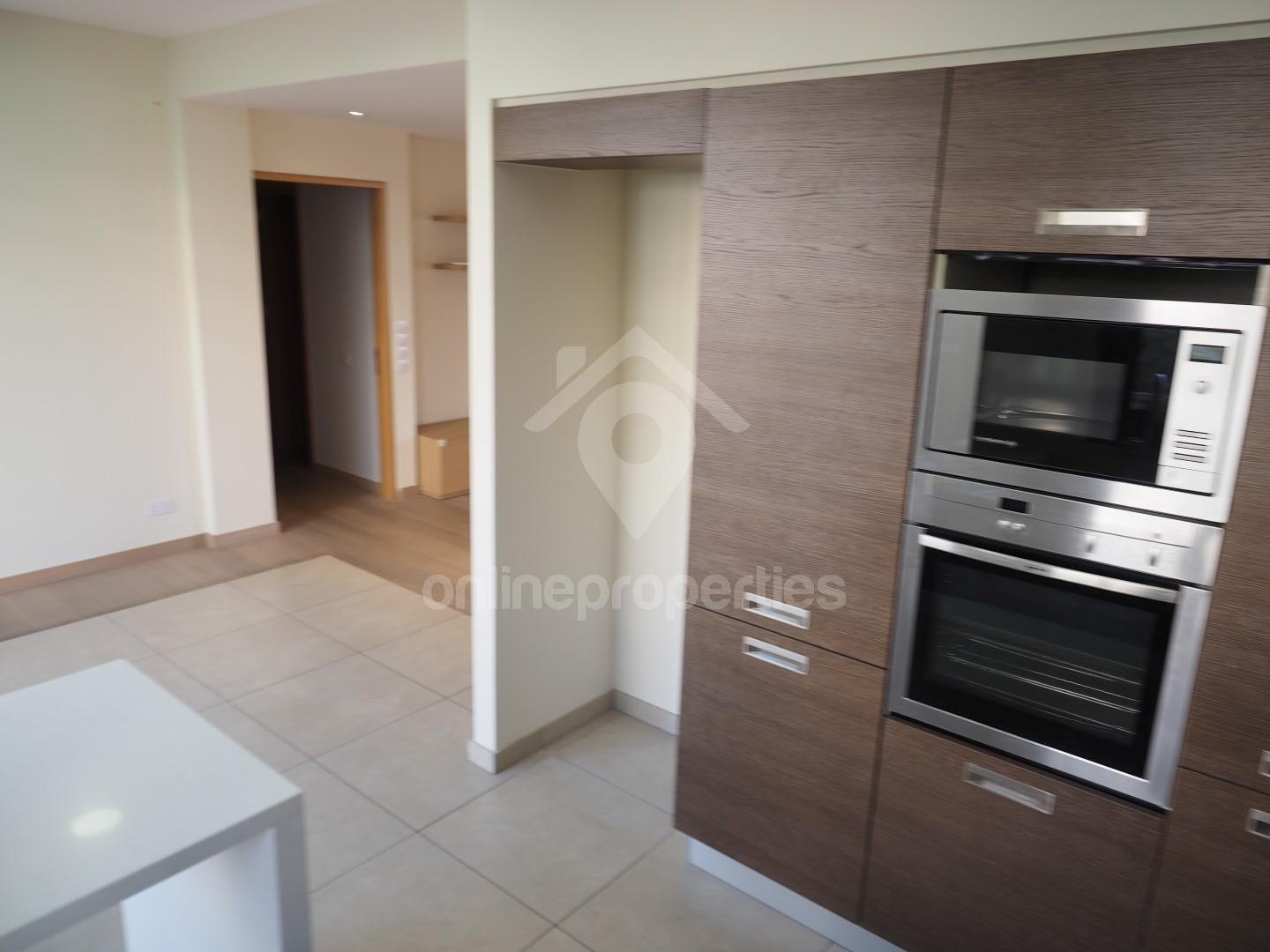 To change image, hover mouse over thumbnails below