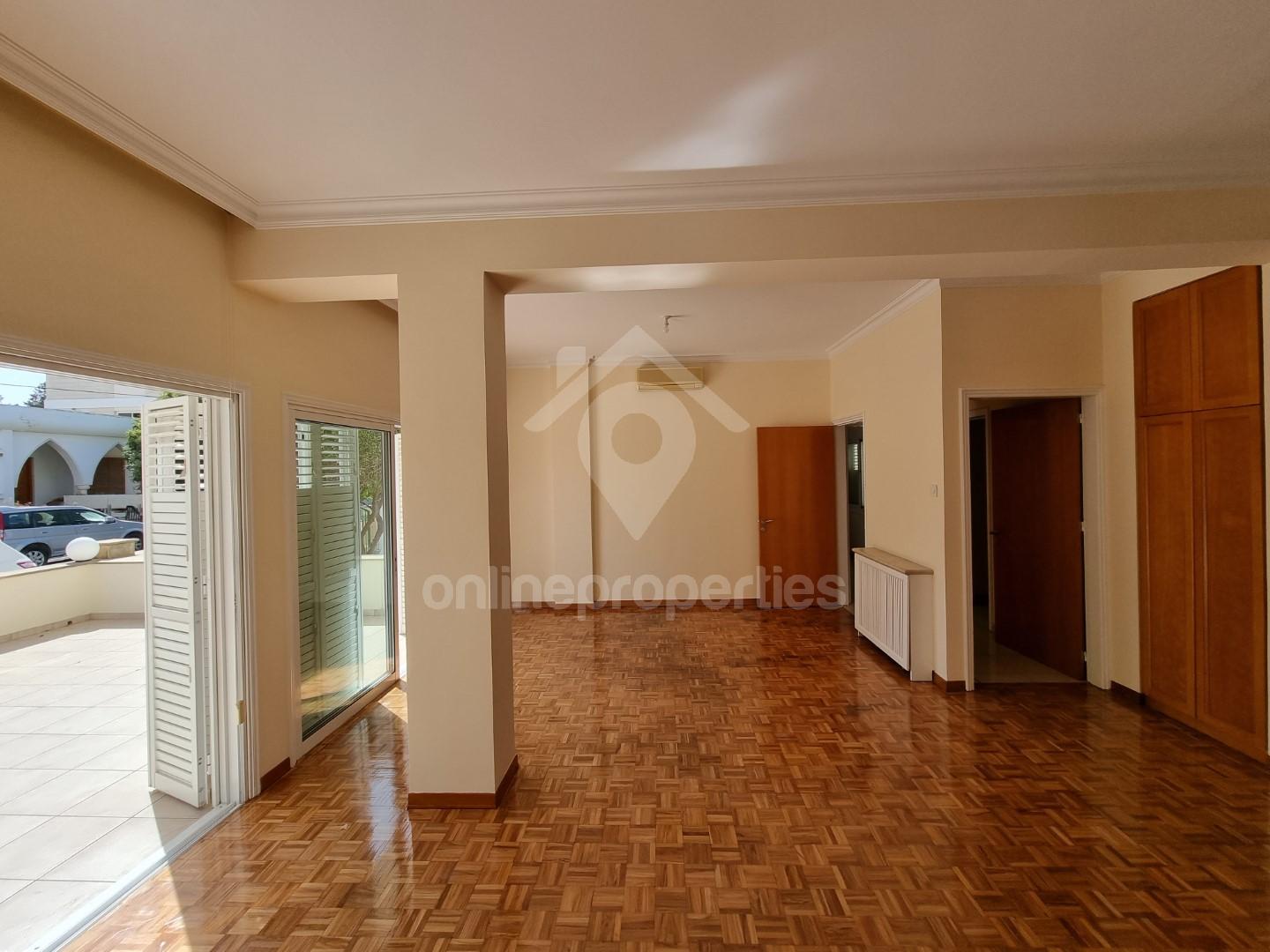 To change image, hover mouse over thumbnails below