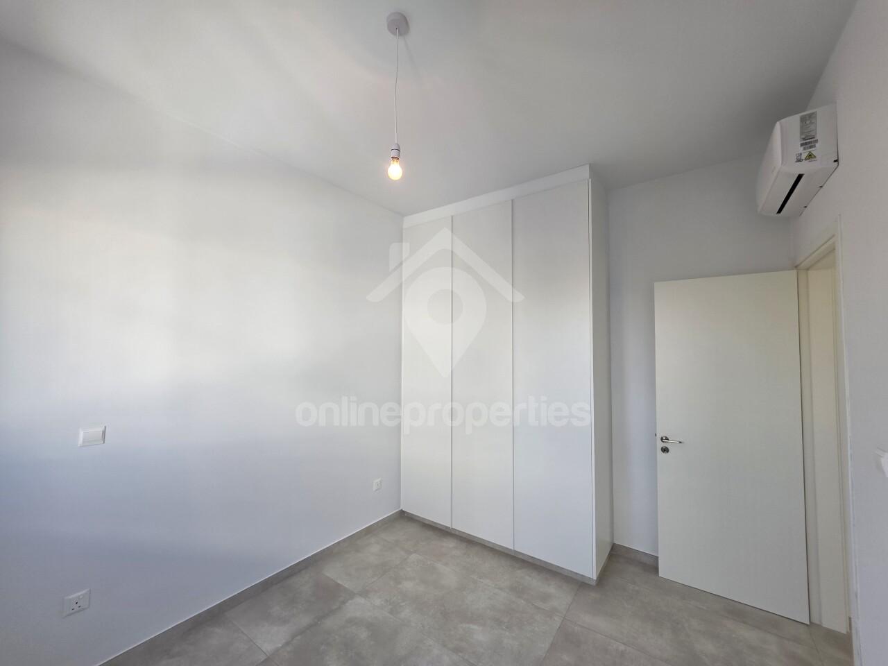 To change image, hover mouse over thumbnails below