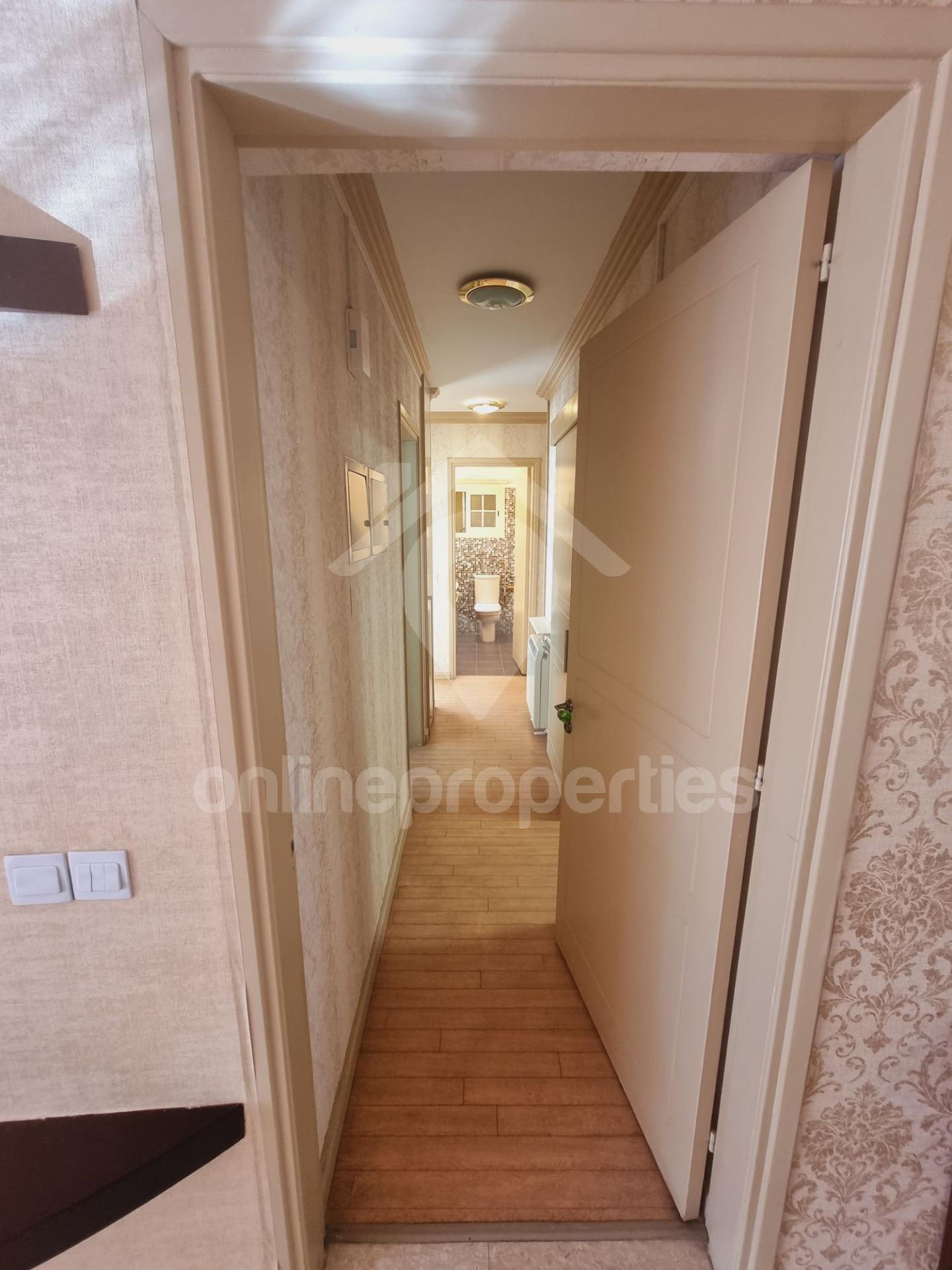 To change image, hover mouse over thumbnails below