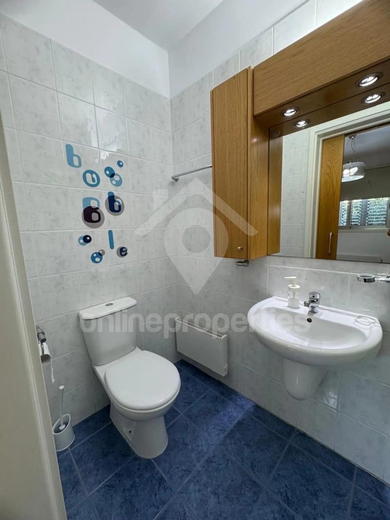 To change image, hover mouse over thumbnails below