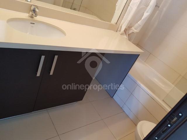 To change image, hover mouse over thumbnails below