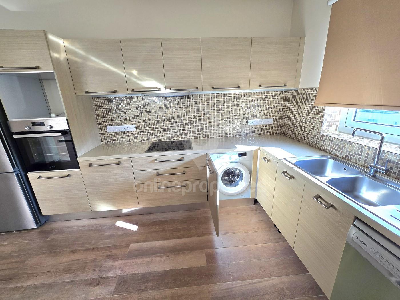 To change image, hover mouse over thumbnails below