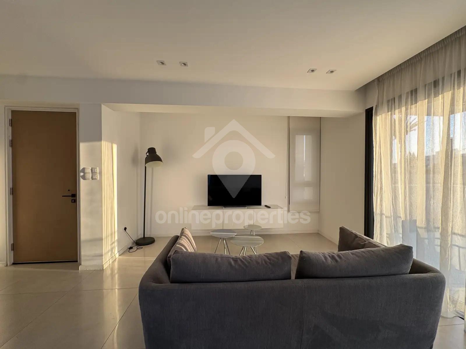 To change image, hover mouse over thumbnails below