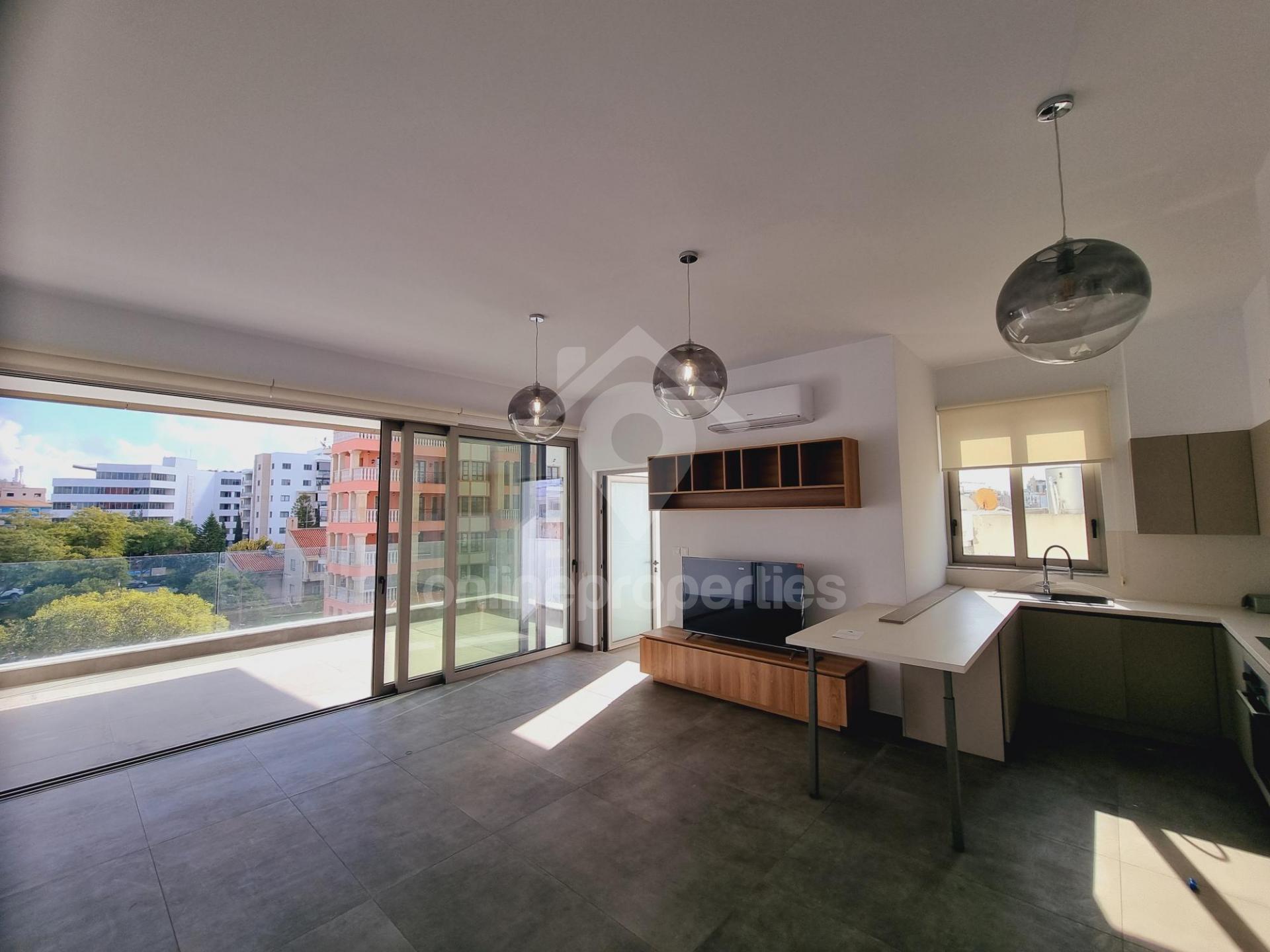 To change image, hover mouse over thumbnails below