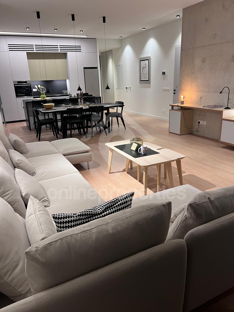 To change image, hover mouse over thumbnails below