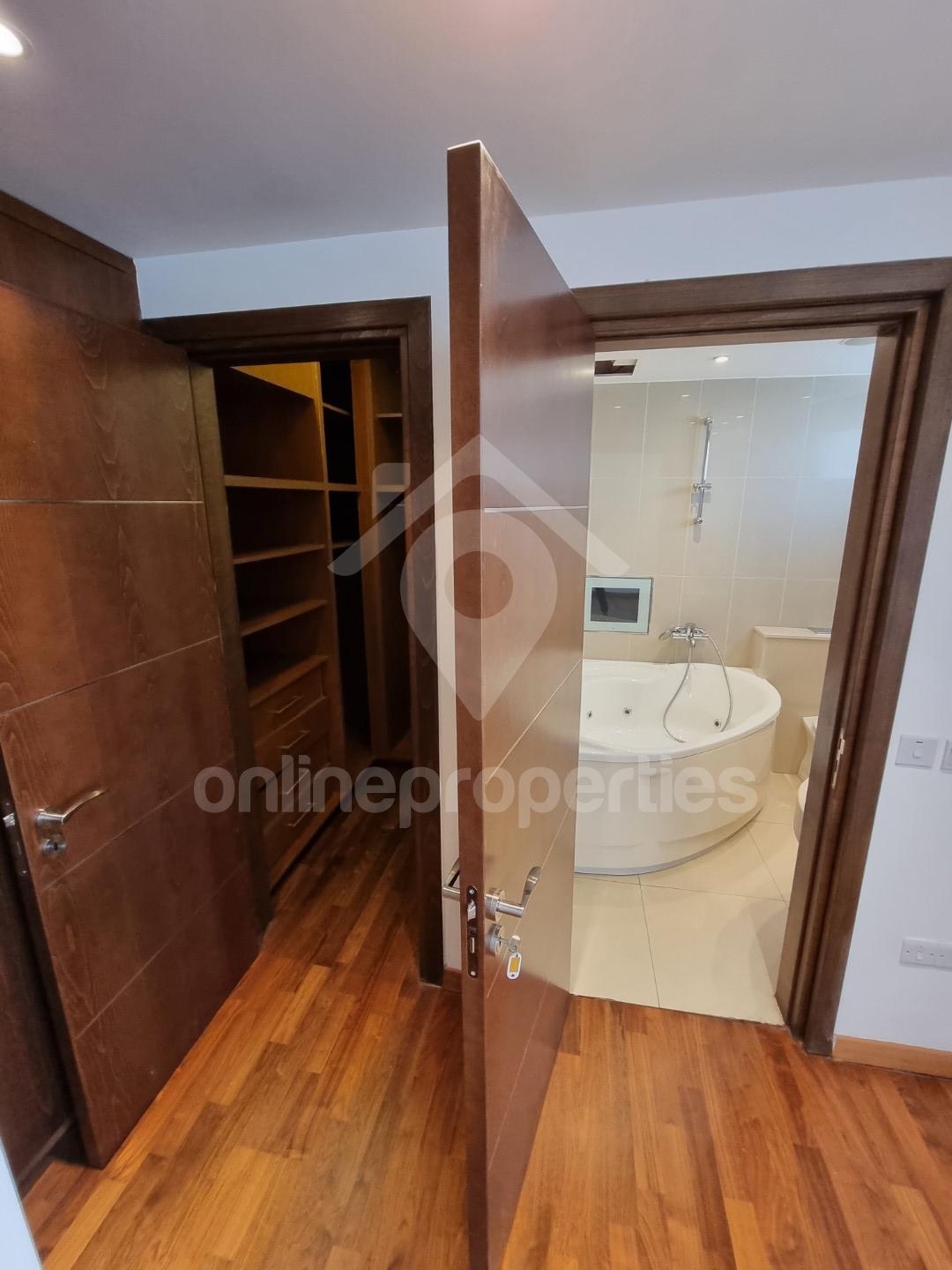 To change image, hover mouse over thumbnails below