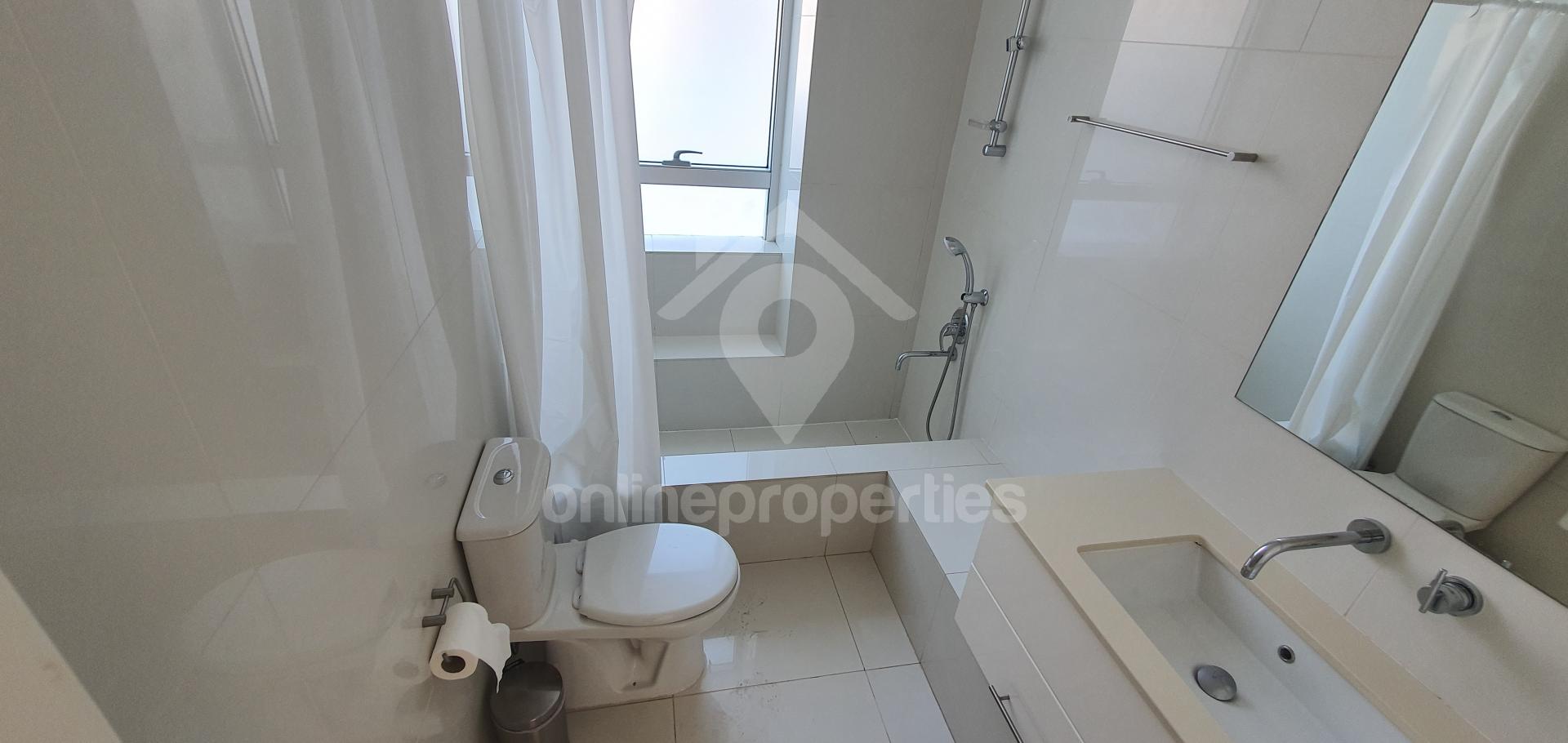 To change image, hover mouse over thumbnails below