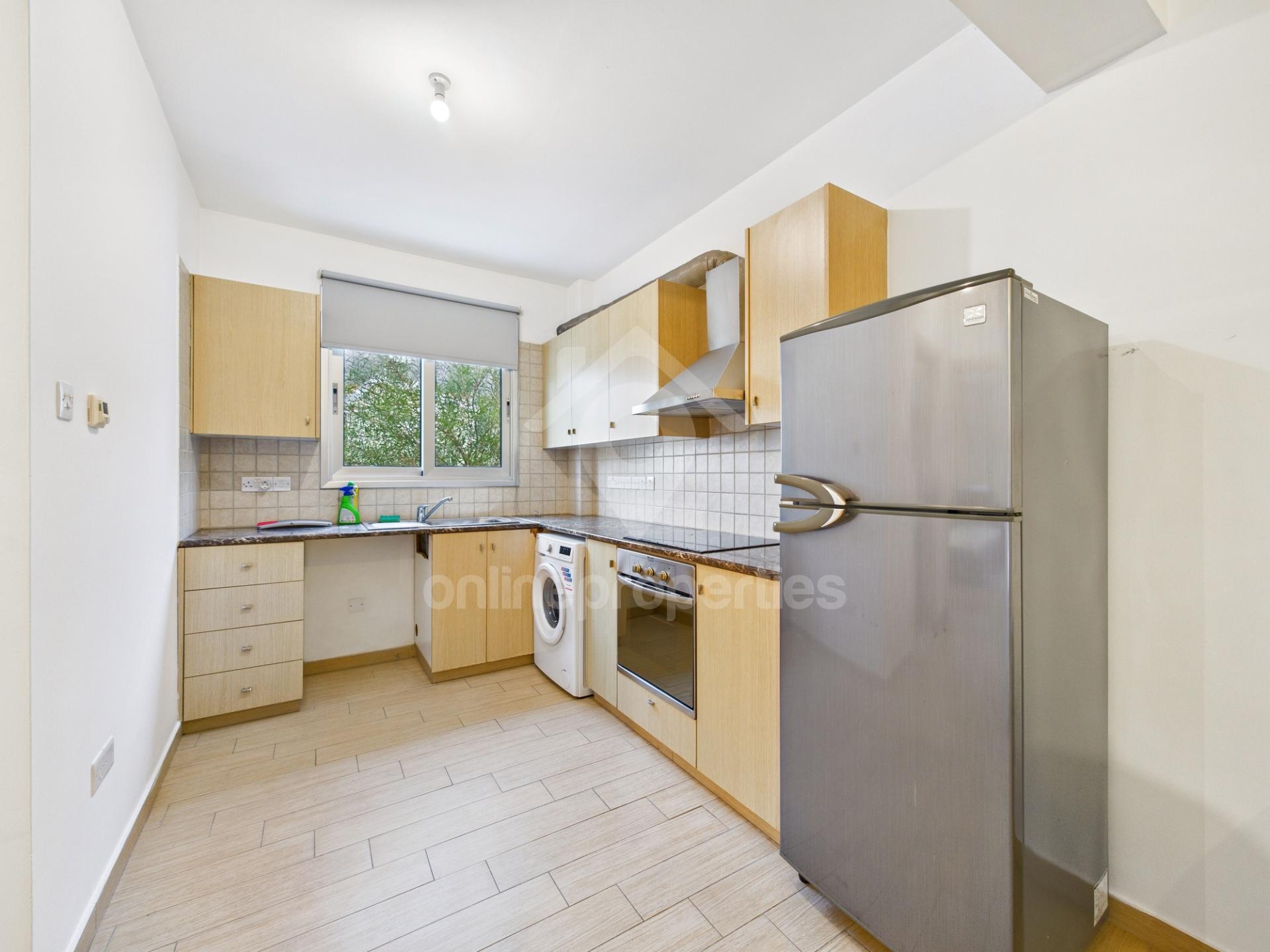 To change image, hover mouse over thumbnails below