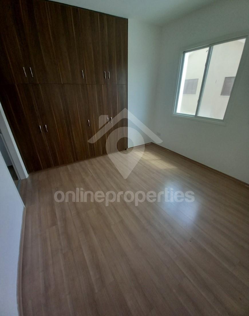 To change image, hover mouse over thumbnails below