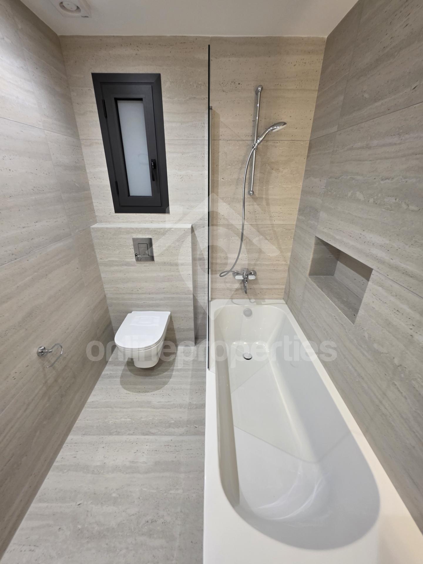 To change image, hover mouse over thumbnails below