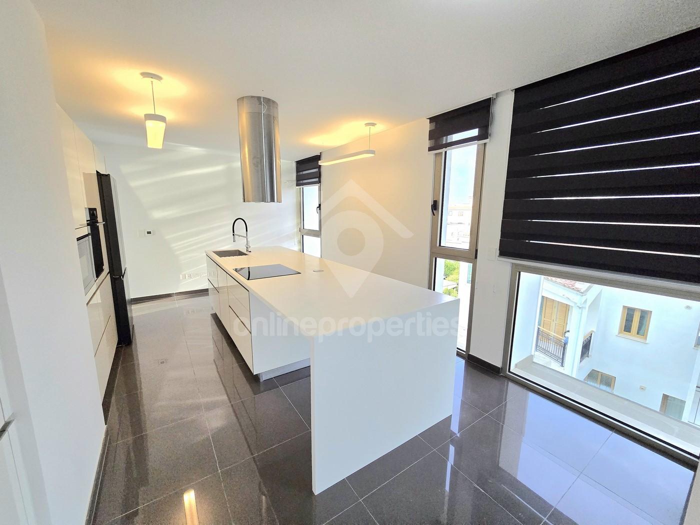 To change image, hover mouse over thumbnails below