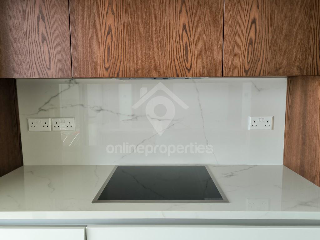 To change image, hover mouse over thumbnails below