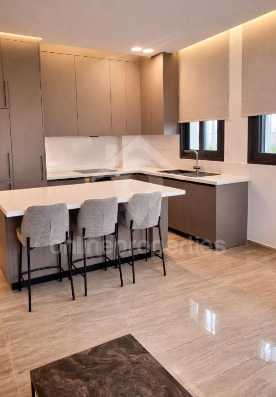 To change image, hover mouse over thumbnails below