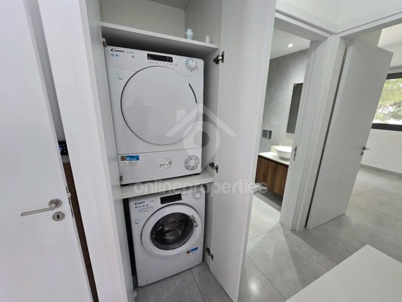 To change image, hover mouse over thumbnails below