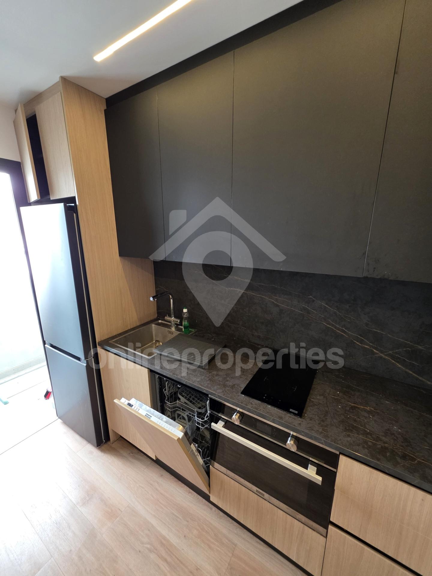 To change image, hover mouse over thumbnails below