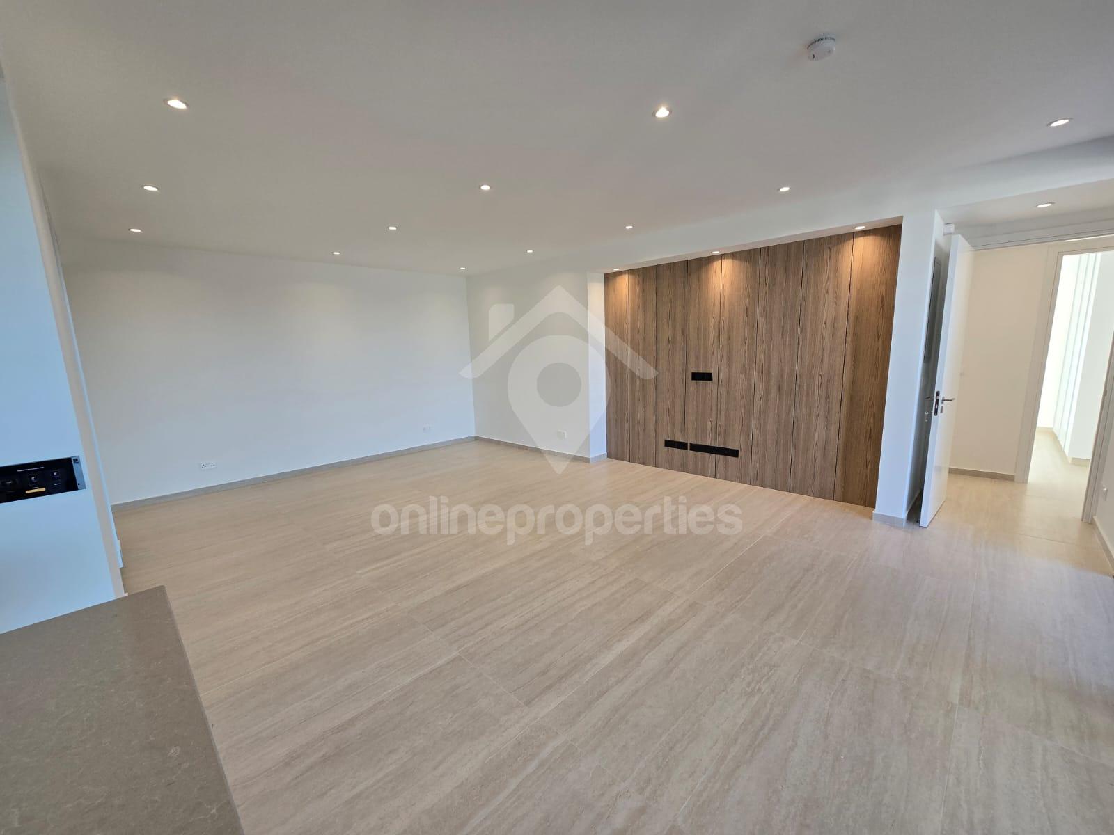 To change image, hover mouse over thumbnails below