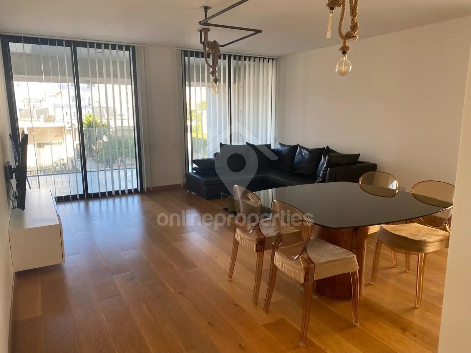 To change image, hover mouse over thumbnails below