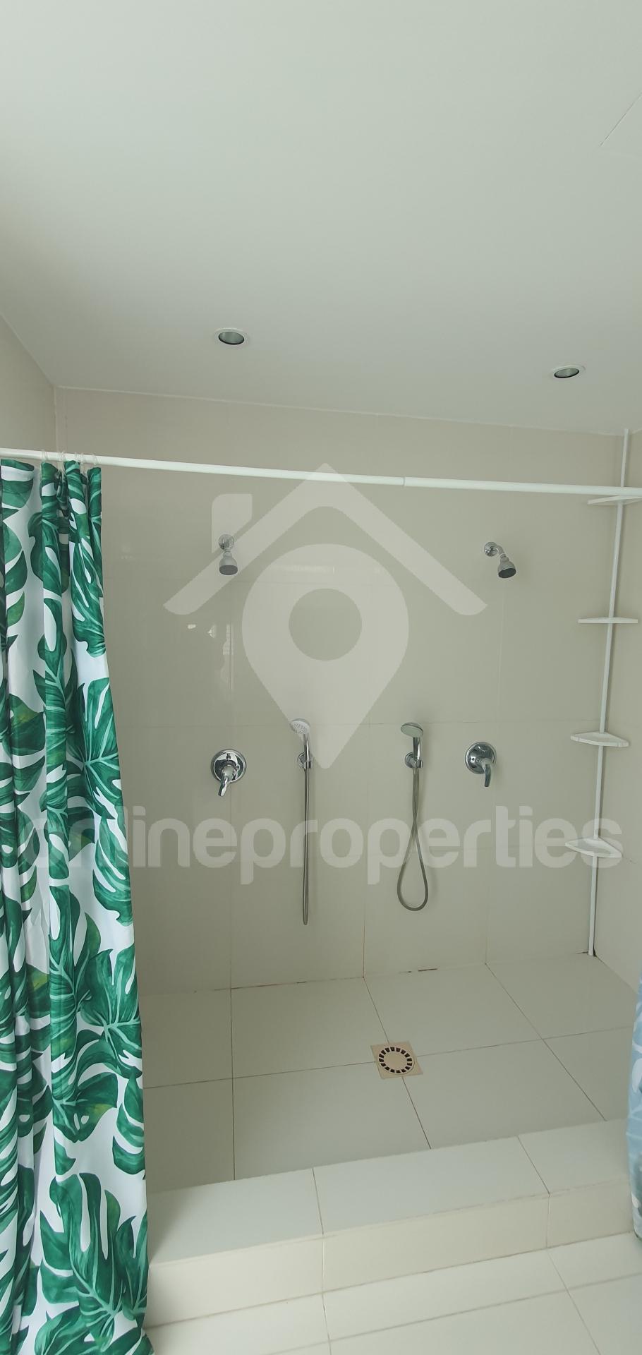 To change image, hover mouse over thumbnails below