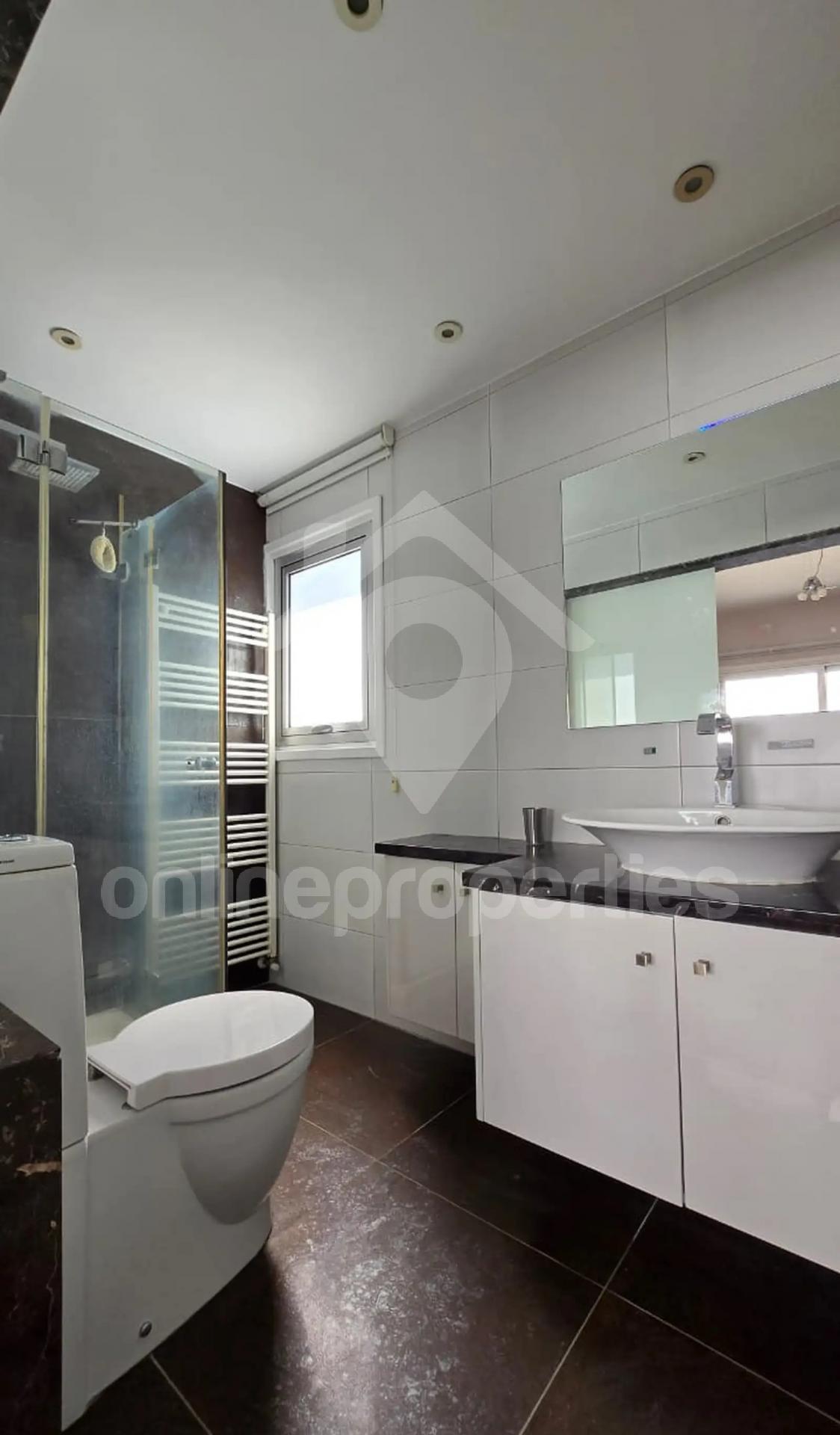 To change image, hover mouse over thumbnails below